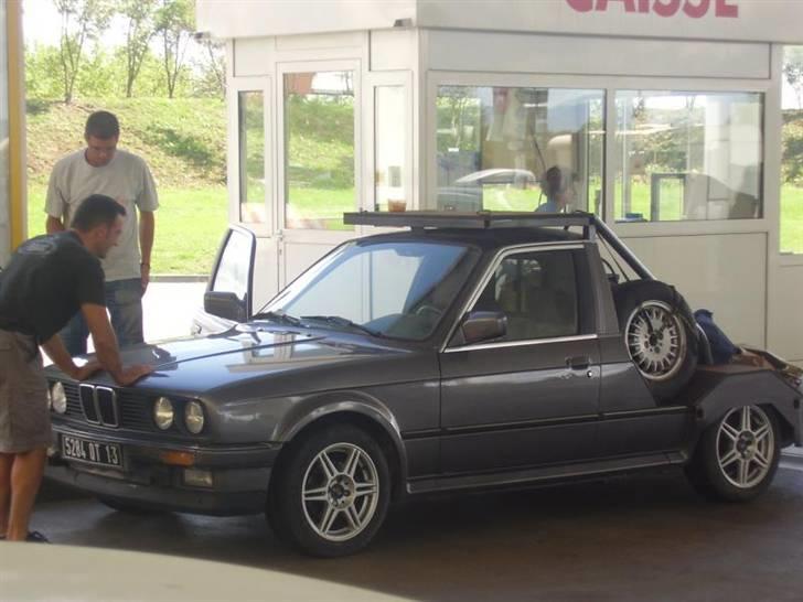BMW Billeder - Opdateres løbende -  - Hvis en BMW E30 pick up ikke er speciel nok i sig selv, så er den har ihvertfald :) billede 268