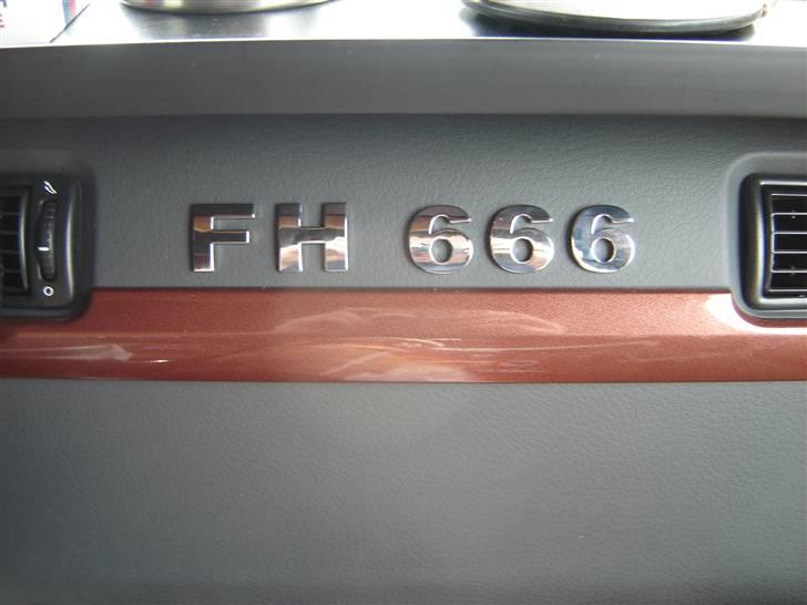 Volvo FH16 660 8x4 - Jir istedet for "FH 660" syntes jeg at det ser godt ud med "FH 666" da den trækker som djævlen hehe billede 53