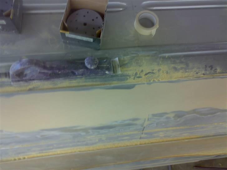 Min arbejdsplads (autolaker) - Tagrende på en sprinter.. egerne vil ikke betale ordentlig. så der er spartel i et hul som er 6 cm dyb og rimelig lang billede 20