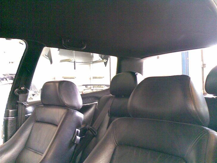 Guide til maling af interiør (Fra skrot til slot) - Sort loft og stolpebeklædninger pynter jo lidt.. billede 14