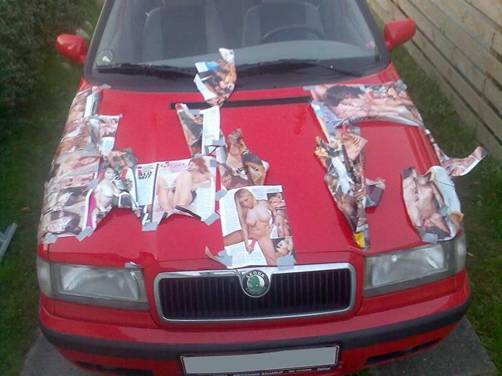 Porno-Bilen - Kl. 6 (om morgenen) næste dag i indkørslen - Taget D. 17/04-07 billede 11