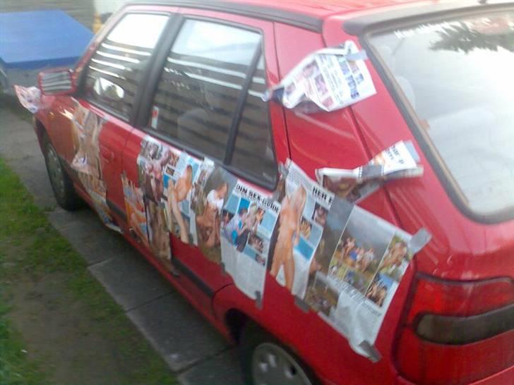 Porno-Bilen - Kl. 6 (om morgenen) næste dag i indkørslen - Taget D. 17/04-07 billede 15