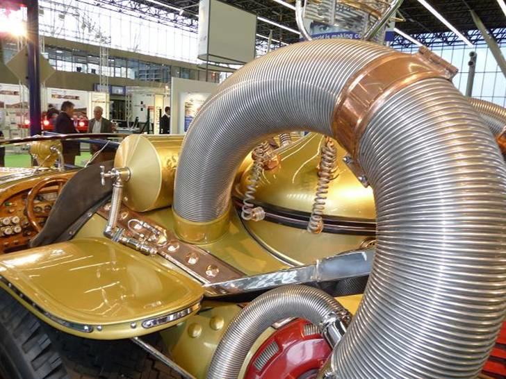 Il Tempo Gigante - Utrolige store rør til udstødnings systemet som i filmen kaldes raket motore :-) billede 8