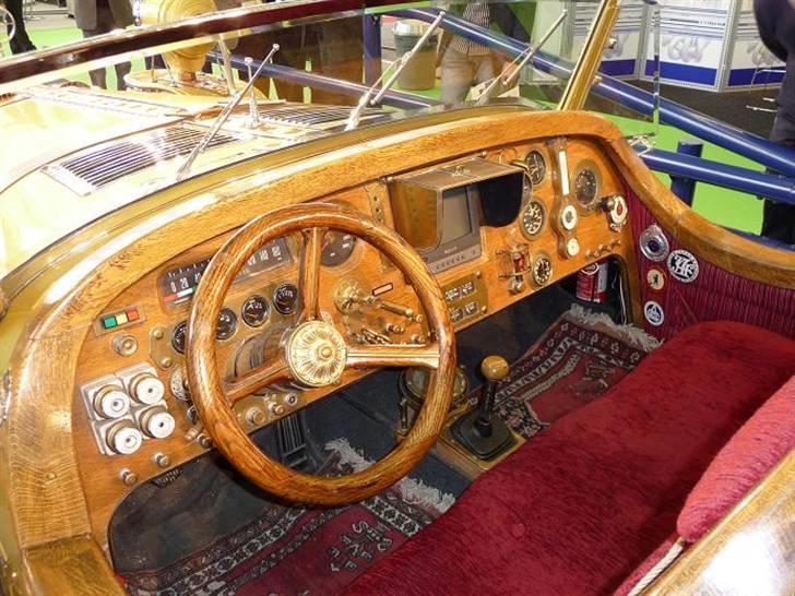 Il Tempo Gigante - Det er jo nærmest et skibs kokpit frem for føre pladsen i en bil :-) billede 16