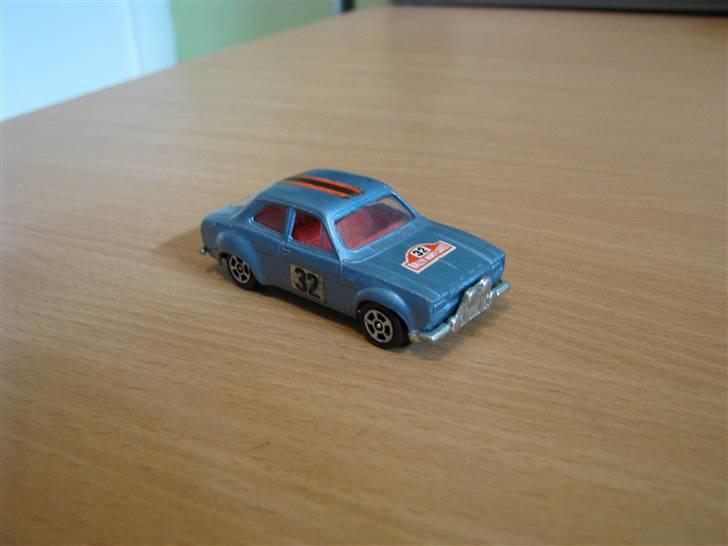 Mine Modelbiler (Flest Ford) - Escort mk1 Corgi Juniors billede 2