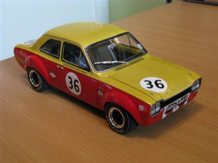 Mine Modelbiler (Flest Ford) - Escort Twin Cam Alan Man 1:18 MiniChamps billede 29