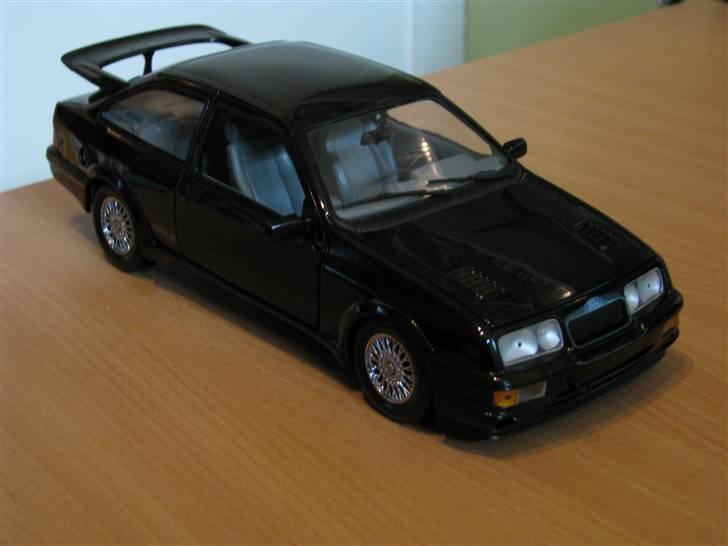 Mine Modelbiler (Flest Ford) - Sierra RS Cosworth Sort gadebil 1:18 MiniChamps billede 34