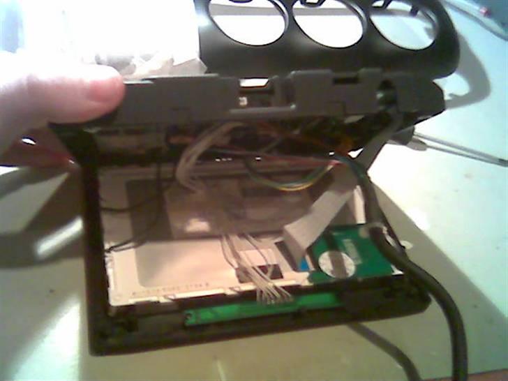 TFT skærm i escort 96- - Skærmen skilles ad for vi skal kun bruge rammen til indstøbening billede 5