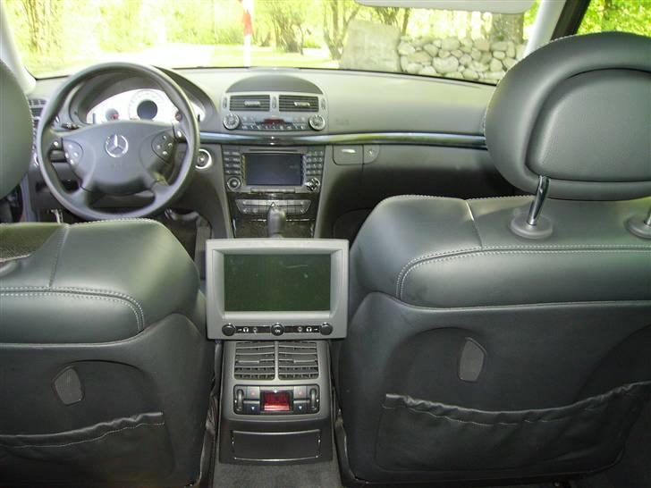 Mercedes e55 AMG "KLEEMANN" - Mega anlæg med 2stk 7" dvd skærme billede 7