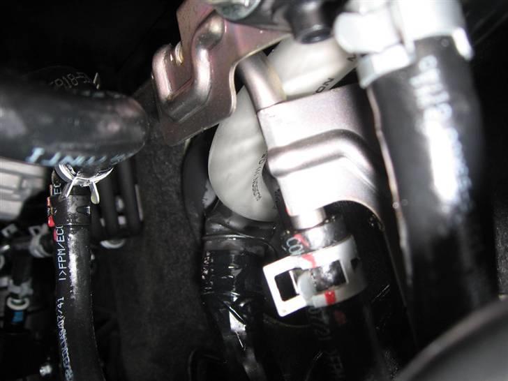 Anlæg i Suzuki Swift - Der kan man bedre se størrelse, og hvor det går ind.. billede 3