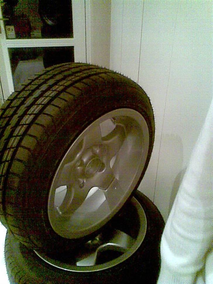 Tysker Fælge samlingen - Stefan 7 og 8 x14 med 185/50-14 dæk aldrig kørt fælge ny malet billede 61