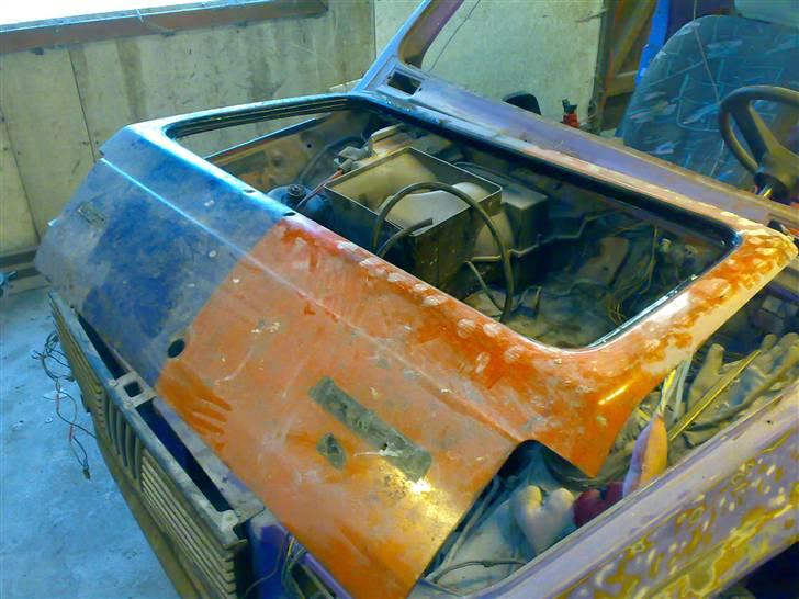 Fiat panda 83 - projektets gang! - Her er jeg begyndt at slibe på bagklappen.. billede 35
