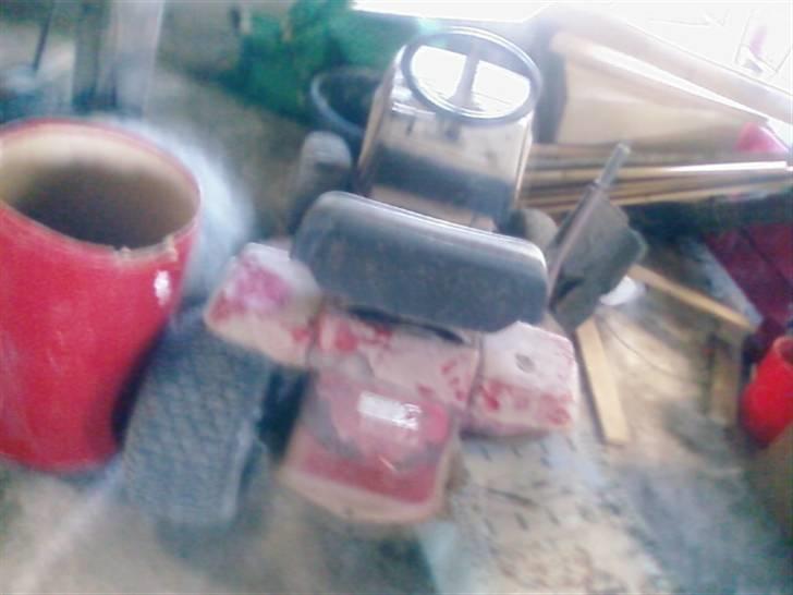 Min havetraktor med turbo - Den skal have repareret motoren, da den nok har spist et stempel billede 9