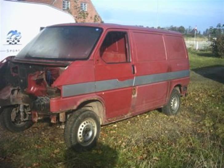 T4-Trailer projekt - Her er transporteren der måtte lade livet, den blev hentet på sjælland til billig penge billede 1