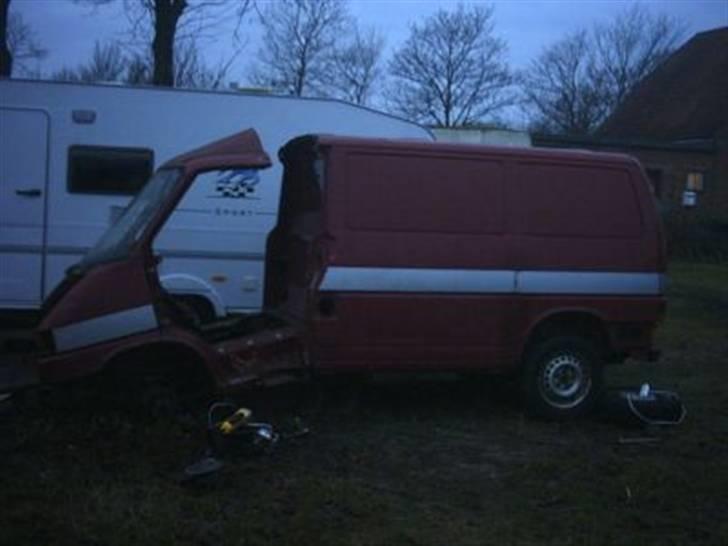 T4-Trailer projekt - Så hænger den lidt med næsen så den er næsten delt billede 6