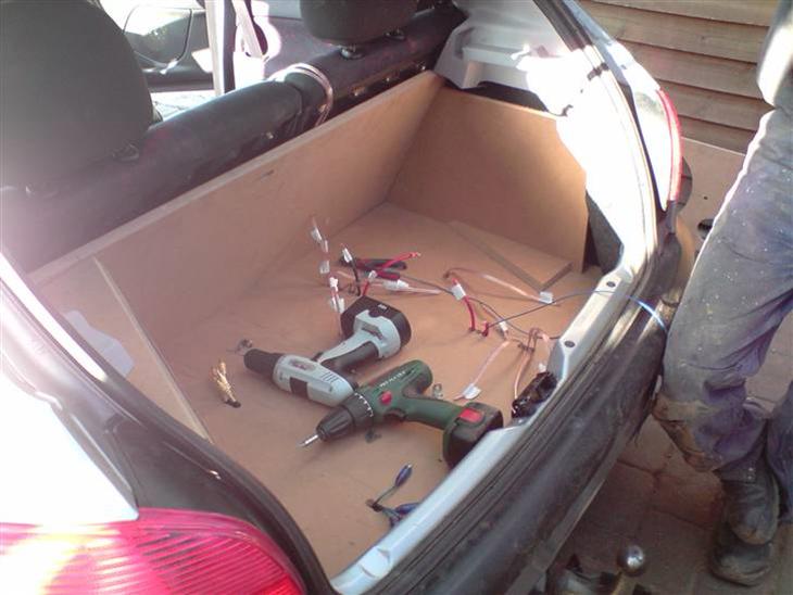 {{currentPhoto.altText}} billede {{currentPhoto.number}}