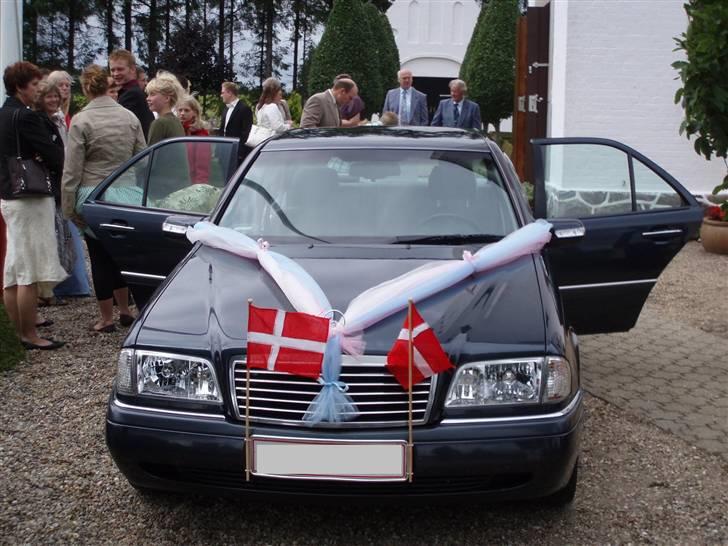 Merceren pyntet til bryllupskørsel.... billede 2