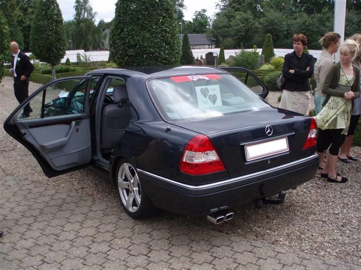 Merceren pyntet til bryllupskørsel.... billede 6