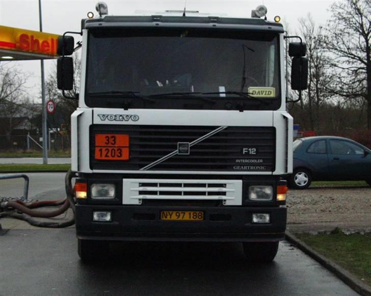 De lastbiler jeg har haft igennen tiderne - Og jow... det passer det der står foran, Bilen var med det så ellers udskældte Geartronic... nøj det var go at køre med, og passede man lidt på det fungerede det rigtigt fint... dog var det ret skidt op mod millionen, men der var den også blevet reservebil og blev motioneret alt for lidt billede 2