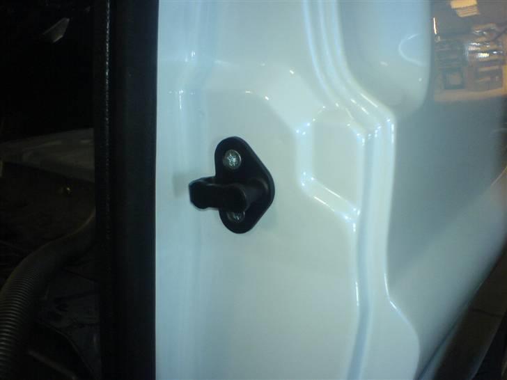 Citroen Saxo VTS 8V projekt/styling UPDATE 7-7-08 - Lille detalje lakeret i sort, for at bryde den hvide farve lidt. billede 44