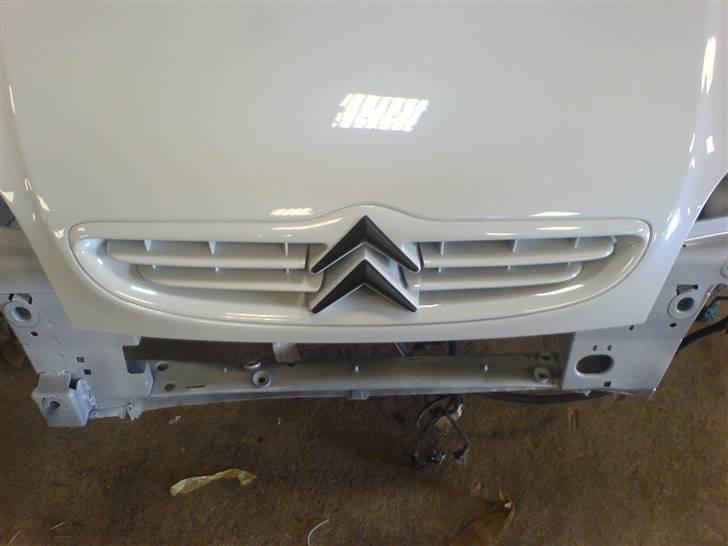 Citroen Saxo VTS 8V projekt/styling UPDATE 7-7-08 - Så kom er der sku logo på =). Synes selv det ser godt ud med det sorte. billede 64