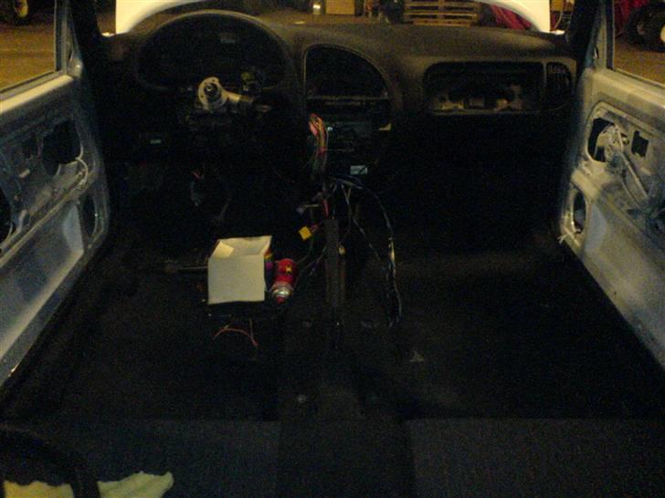 Citroen Saxo VTS 8V projekt/styling UPDATE 7-7-08 - Lige et lille billede af kabinen. Mangler dog stadig en del, men det er da begyndt at ligne en "bil" billede 71