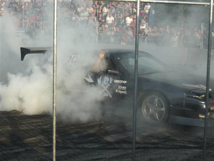 {{currentPhoto.altText}} billede {{currentPhoto.number}}