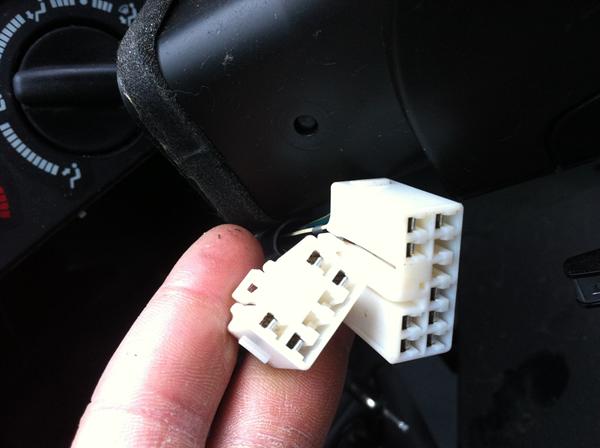 udskiftning af radio i bilen (toyota avensis)