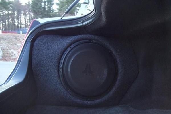 Glasfiber kasser i sider af baggagerum