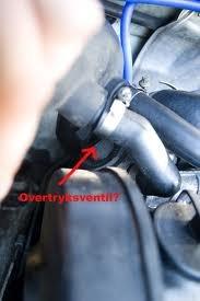 hvordan fjerner man overtryks ventilen på en golf 2 td? 