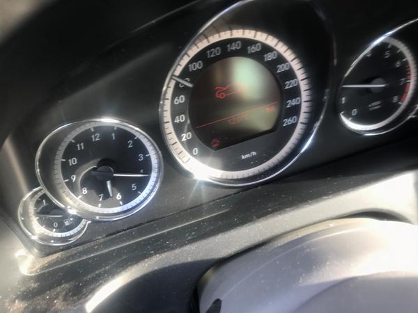 Motorhjelm fejl w212