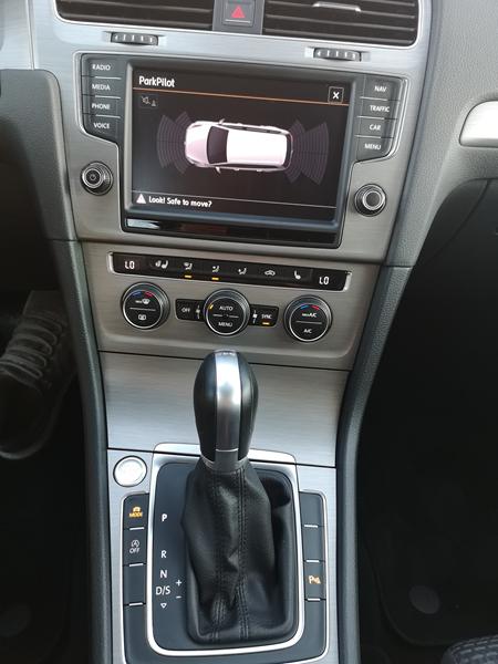 købt brugt bil, men automatisk parkering mangler 