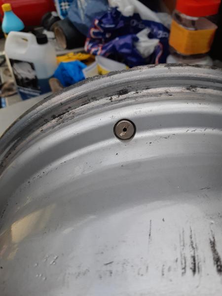 Hjælp! Nye ventiler til alufælge.