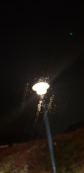 Striber på ruden ved viskning