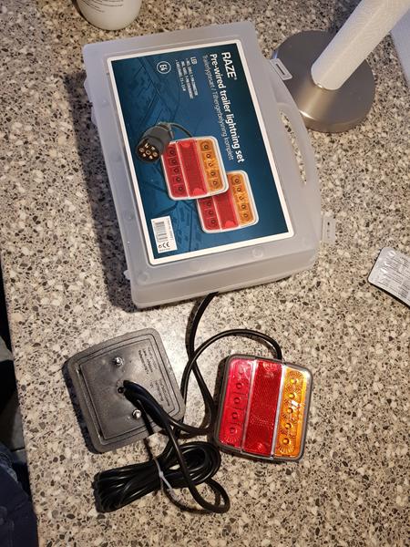 Pre wired trailer lys, montering hjælp!?