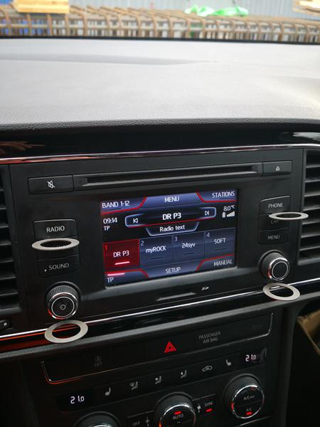 Afmontering af radio i seat Leon 5f