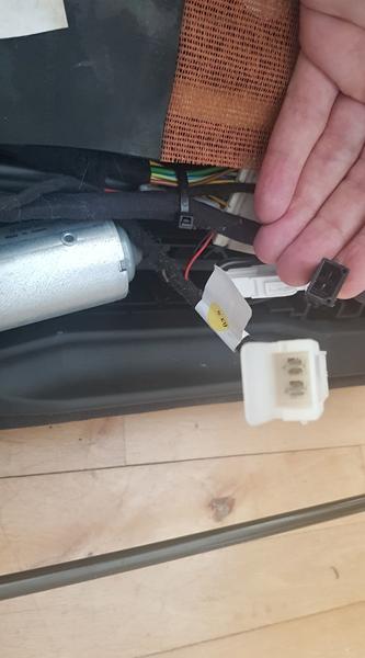 Hjælp - strøm til recaro sæde ( i et gaming setup )