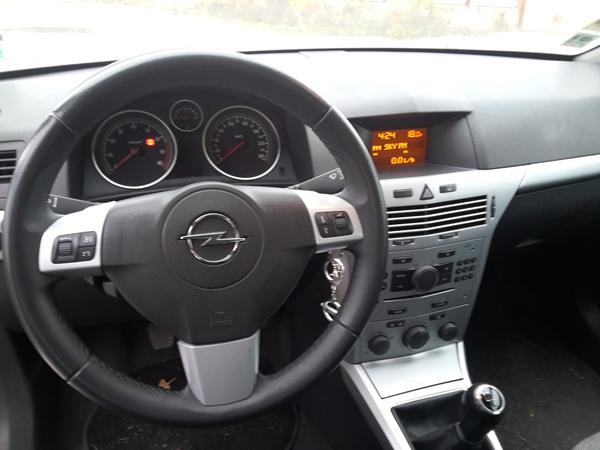 Opel Astra H udskiftning af radio