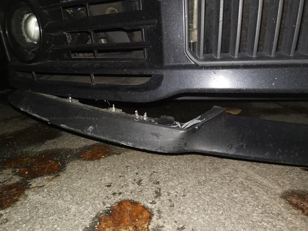 Fuge til underlæbe.. 