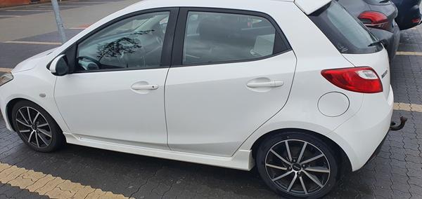 Montering af 2din i Mazda 2