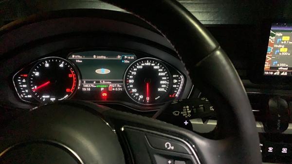 Audi A4 navigation i cockpit?