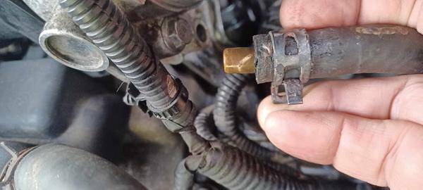 Kølerslange problem på min Spark