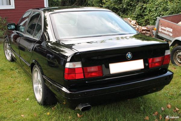 Min bmw e34 ryster under kørsel "110 +" 