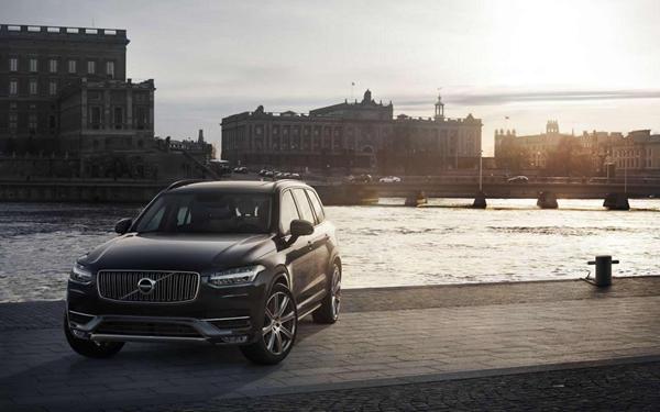 News Volvo XC90, Kabinen i Fabia.