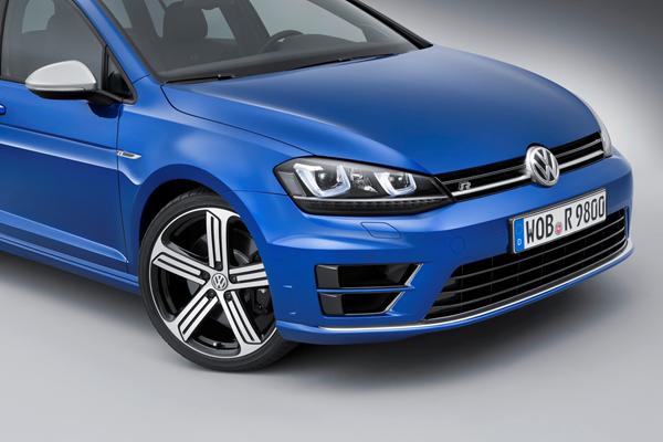 B-news: Golf R STCAR, Mustang Sherlby.