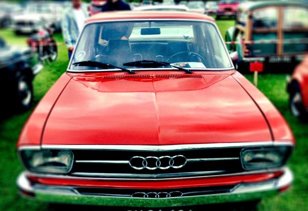 Audi 100 1.8 1973 søger (pensioneret)mekaniker 