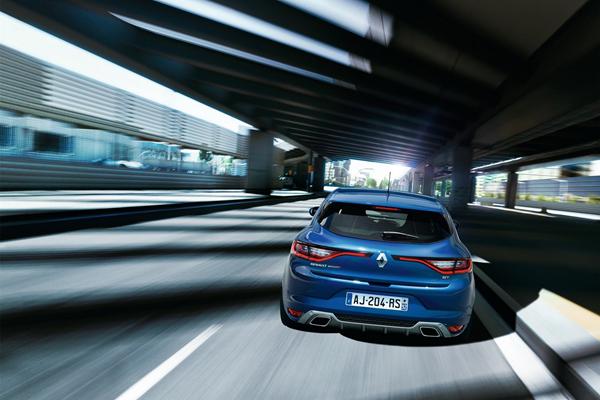 B-News: Ny Porsche 911 Carrea og Megane 2016