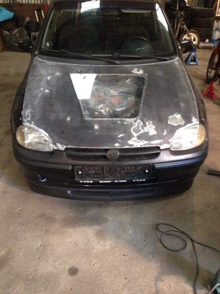 Plexiglas på motorhjelm Corsa dhb20016