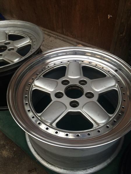 ALUFÆLGE I SALTSYRE