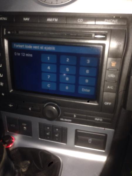 HJÆLP! Code for Ford Mondeo radio